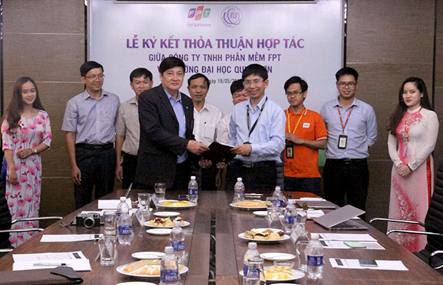 Lễ ký kết thỏa thuận hợp tác đào tạo, hướng nghiệp và tuyển dụng giữa Trường Đại học Quy Nhơn và FPT Software Đà Nẵng năm 2017